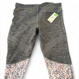 Gaiam Om fit high rise athletic Capri leggings size XL NWT leopard print